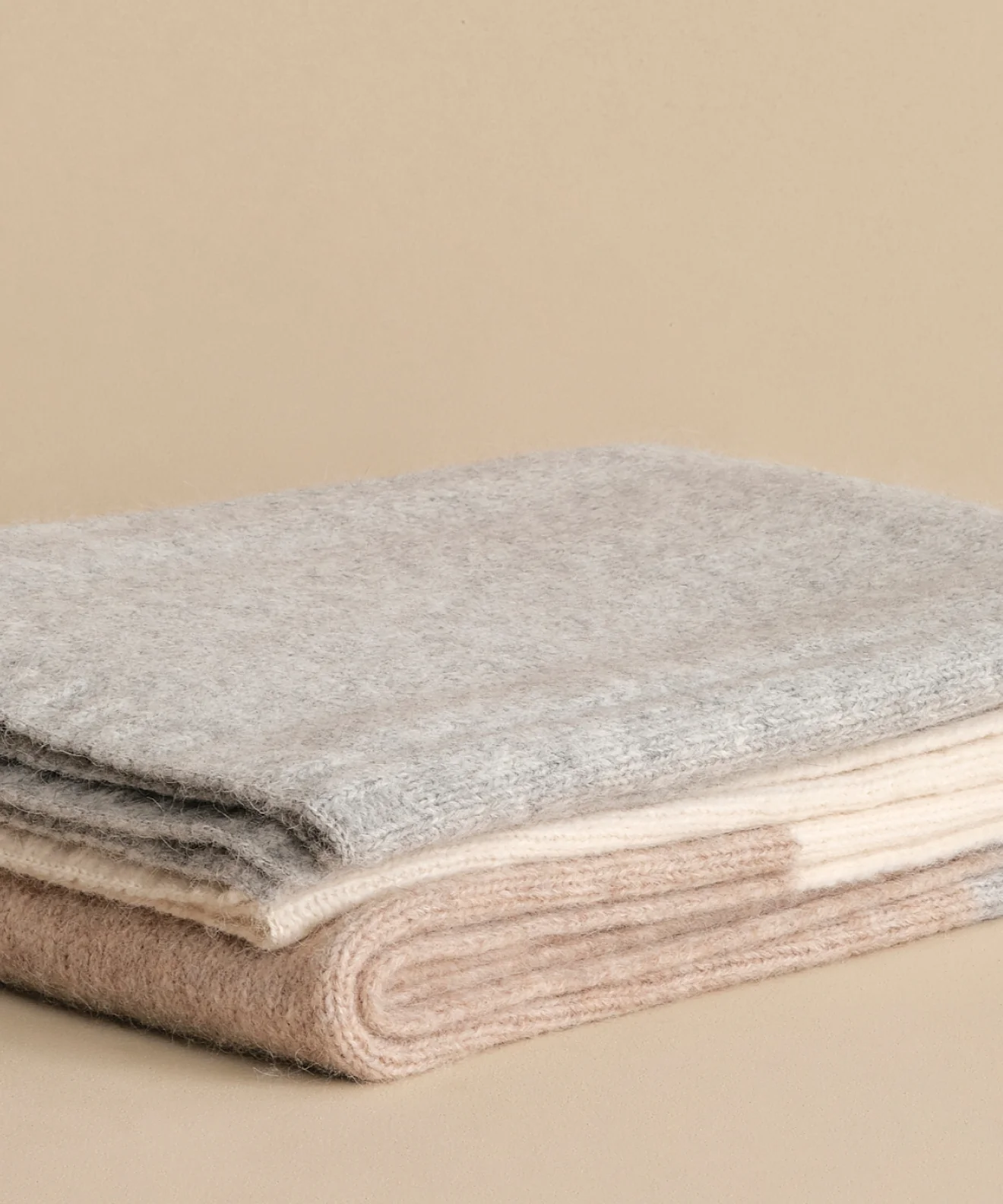 Alpaca Colorblock Throw - Image 2