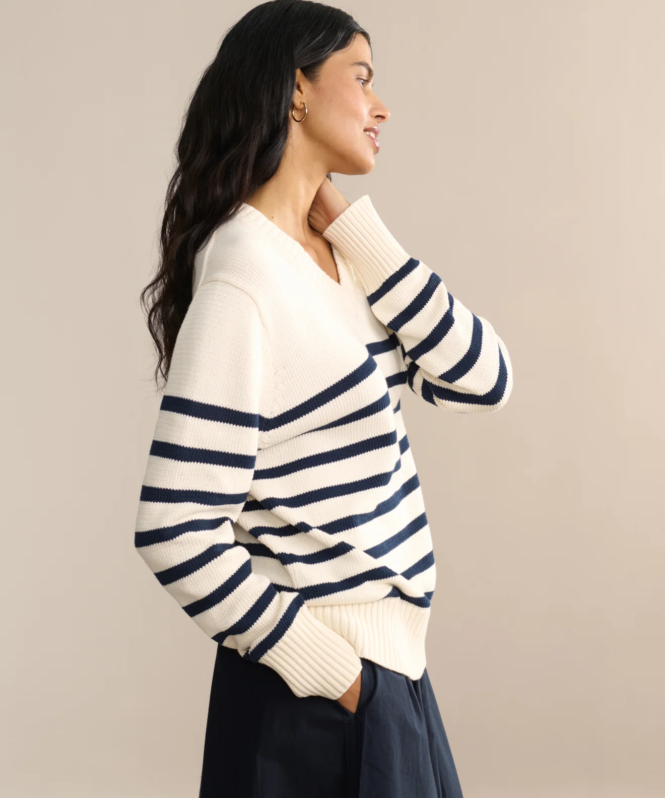 Cotton Kate V-Neck - Image 3