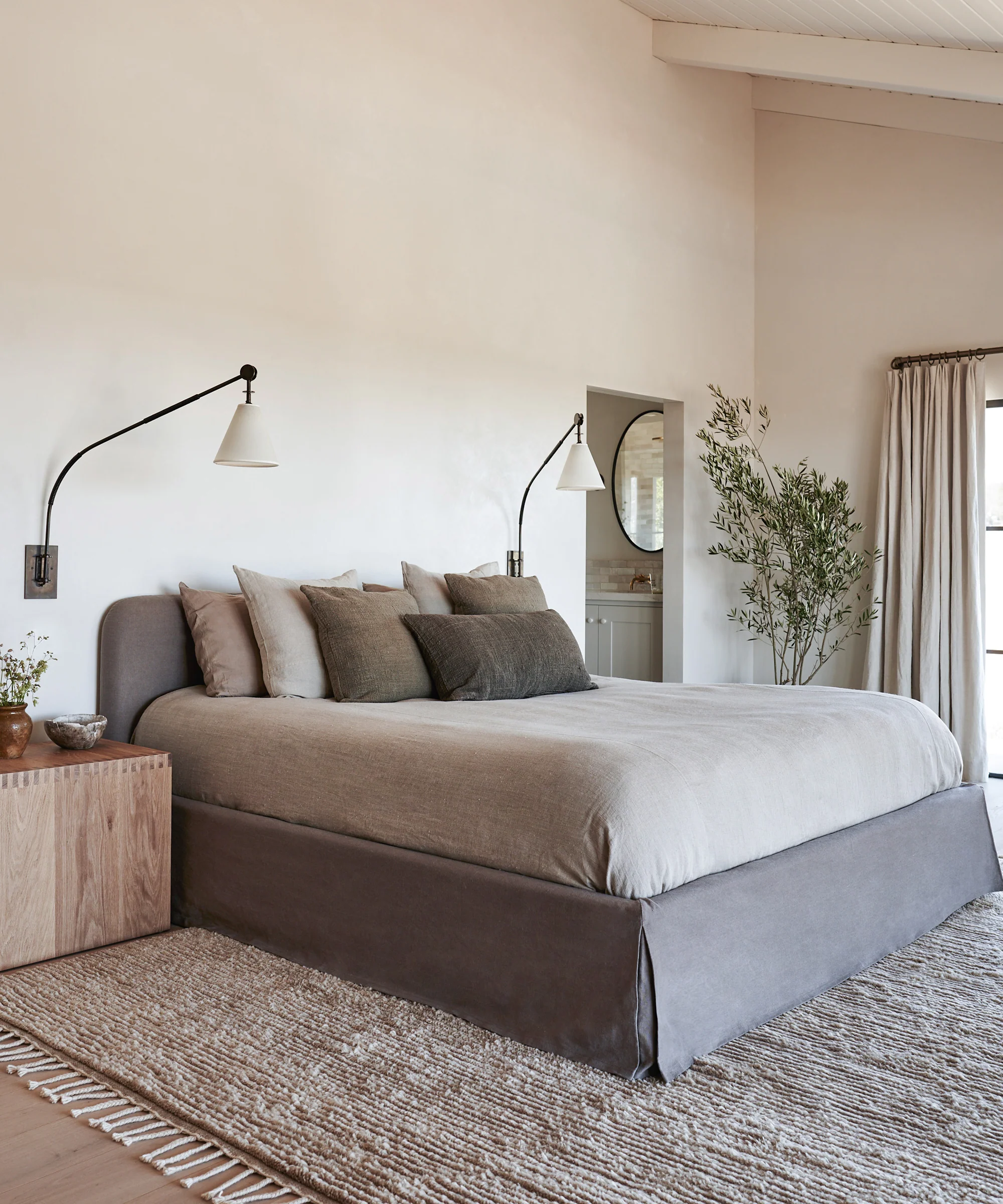 Cove Bed Slipcover - Image 4