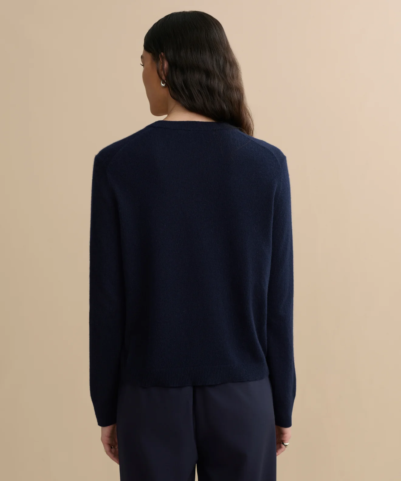 Flynn Cashmere V-Neck - Image 4