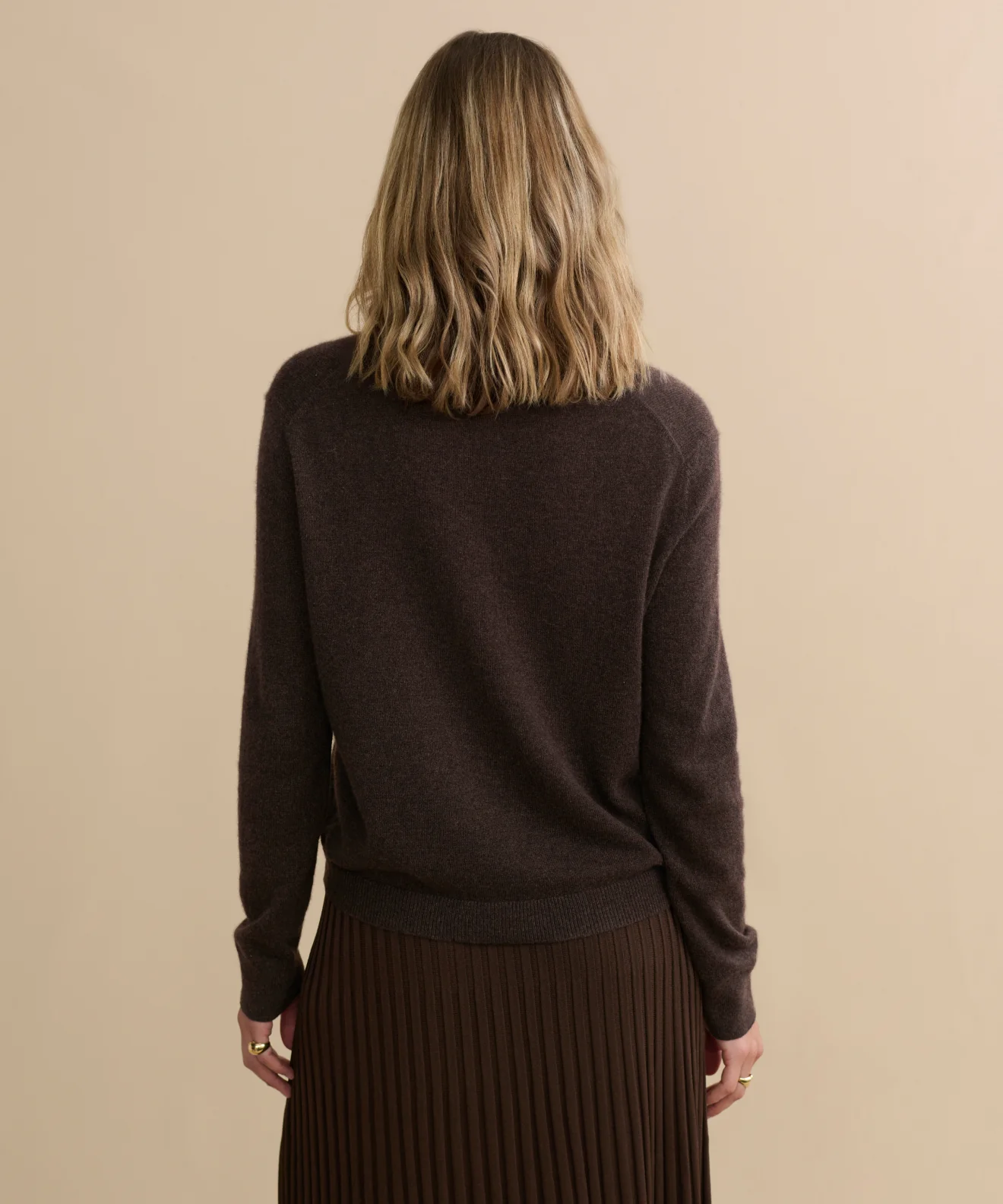 Flynn Cashmere V-Neck - Image 6