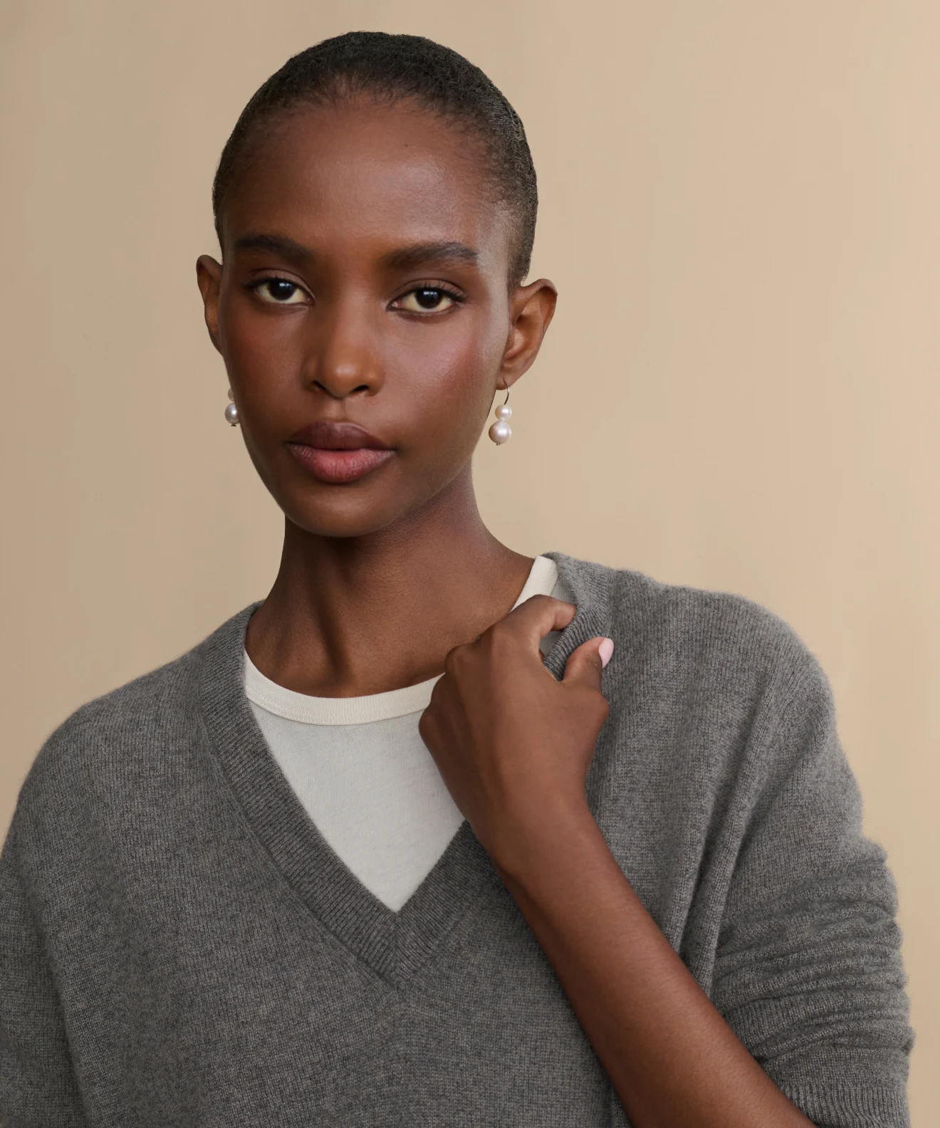 Flynn Cashmere V-Neck - Image 3