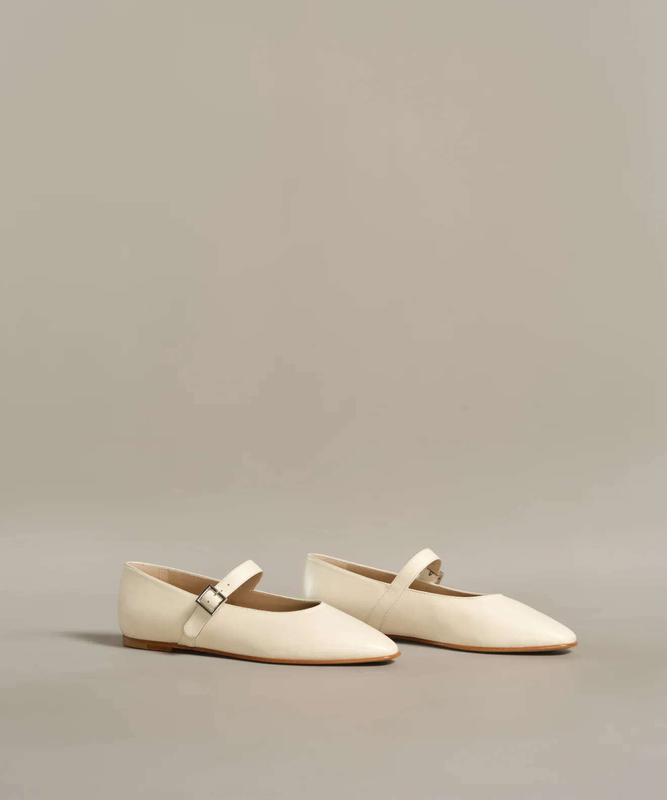 Lana Flat - Image 2