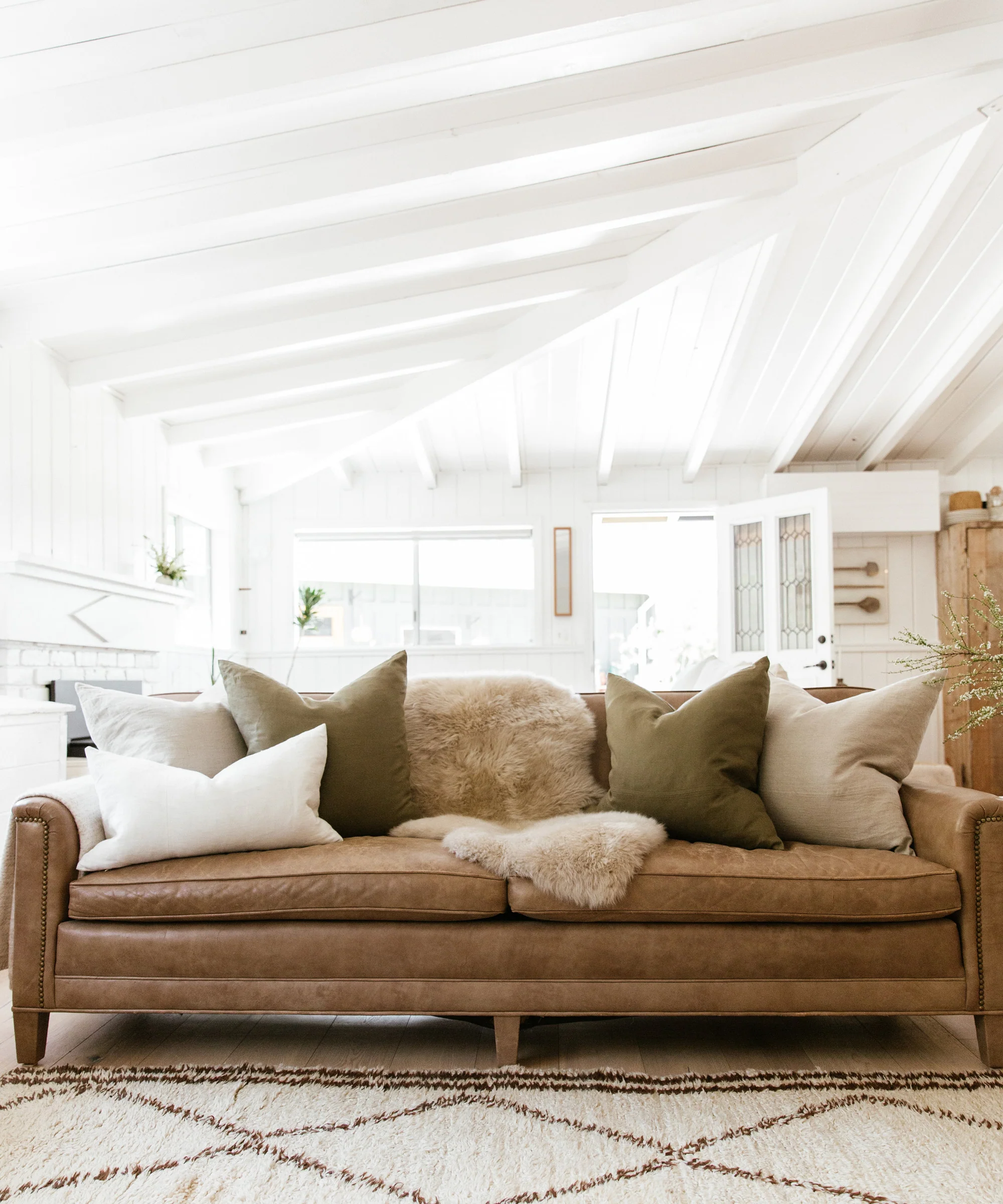 Linen Lumbar Pillow - Image 4