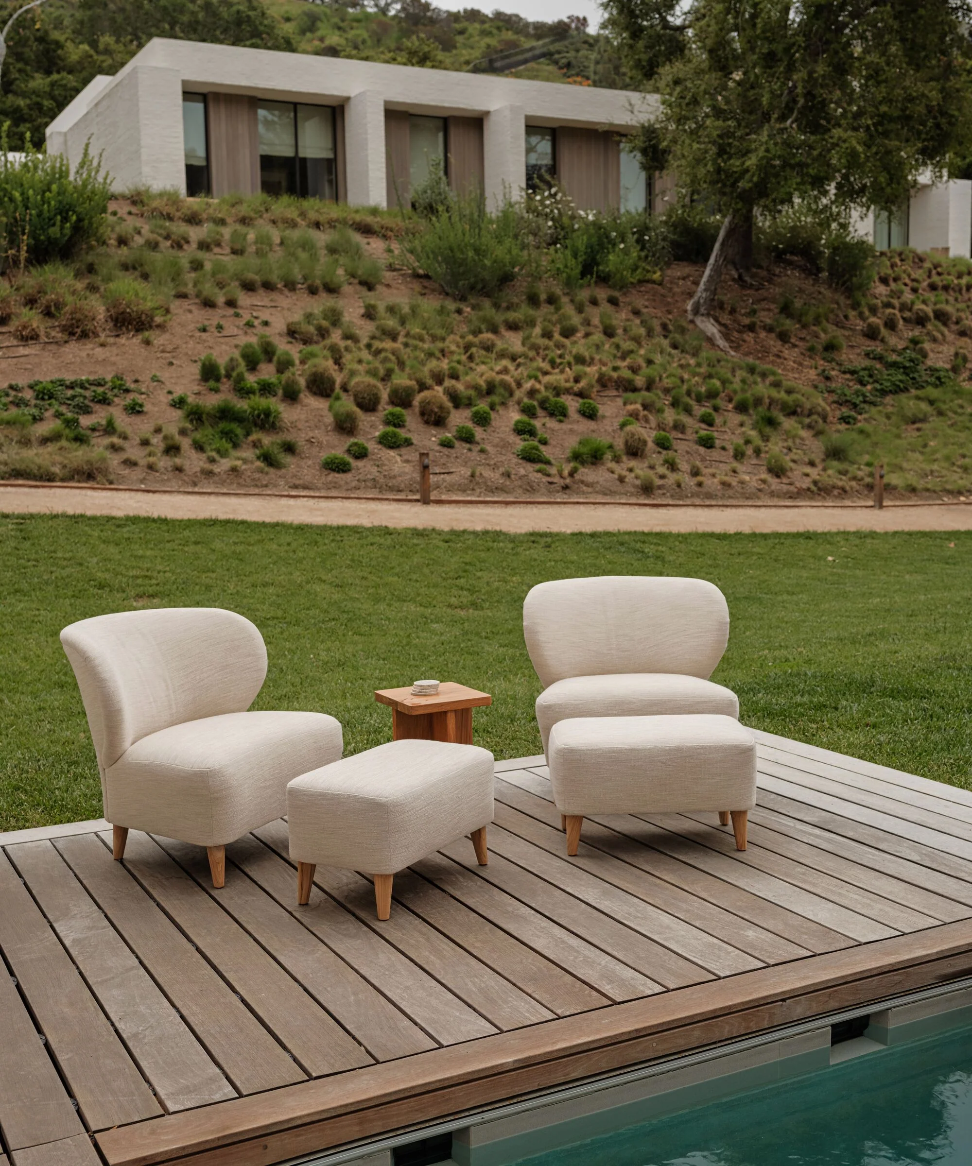 Outdoor Brentwood Ottoman - Image 3