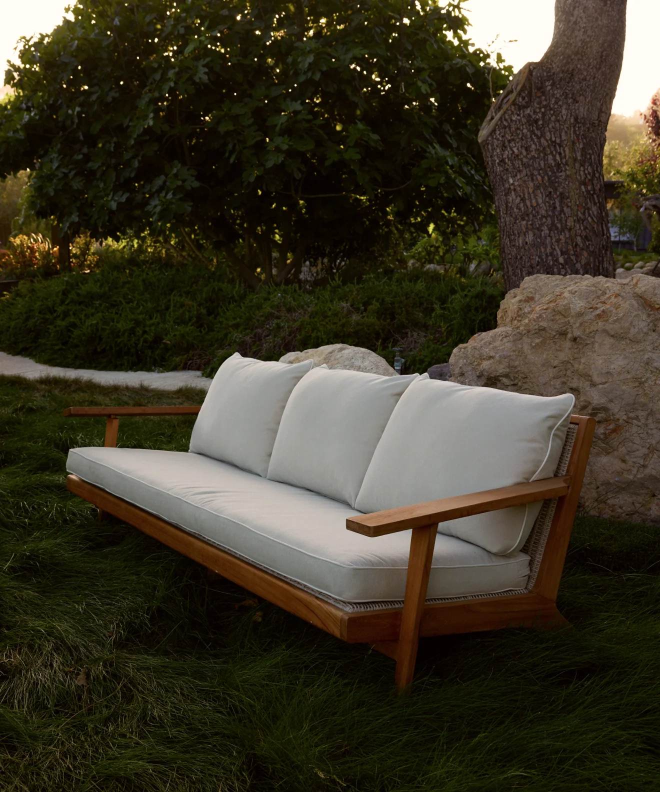 Outdoor Vista Sofa - Image 4