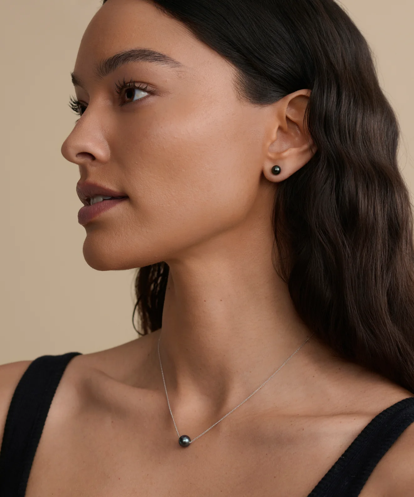 Philo Pearl Necklace - Image 3