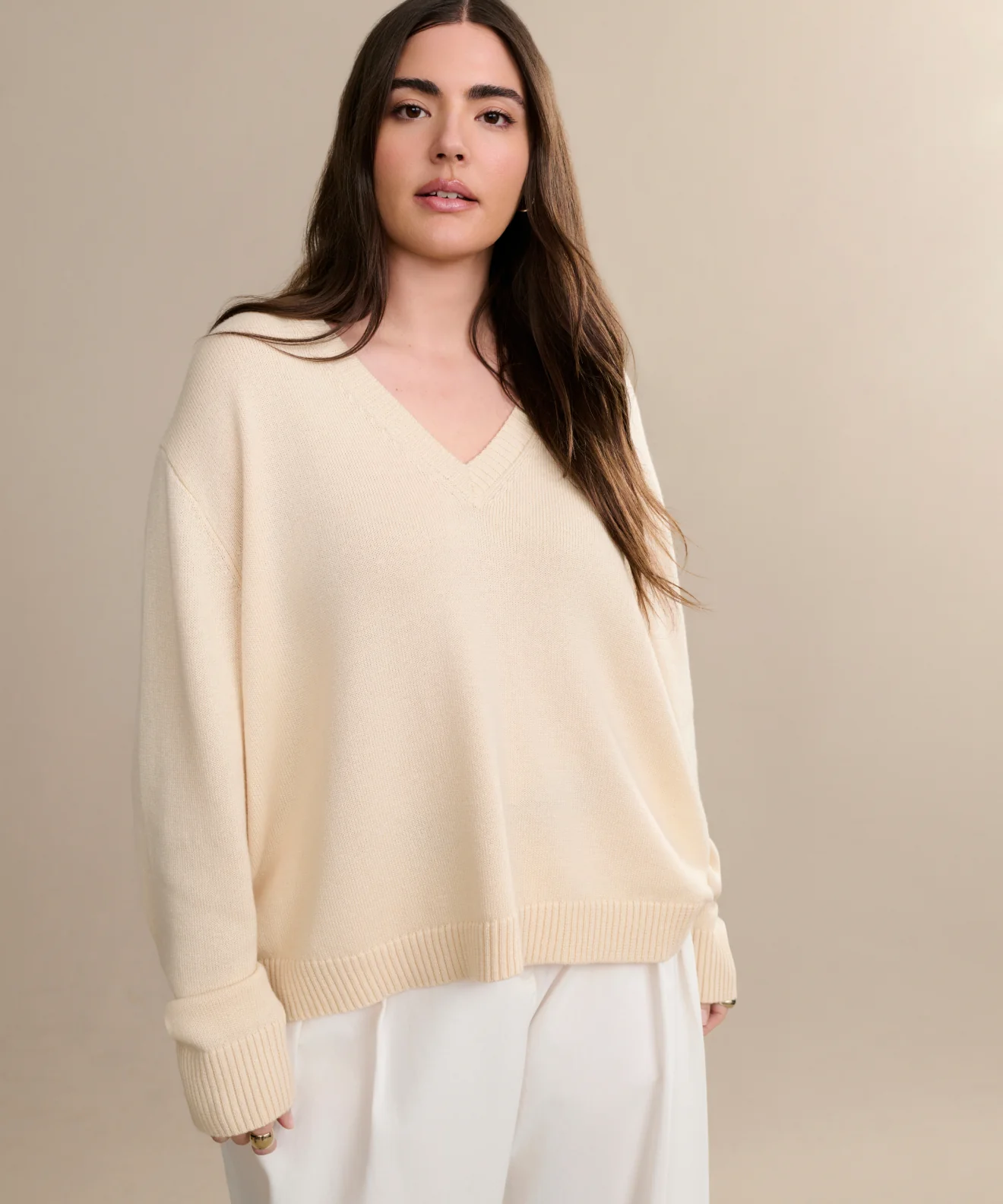 Simone V-Neck - Image 4