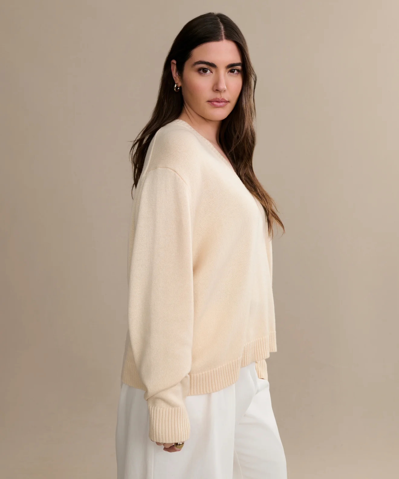 Simone V-Neck - Image 5