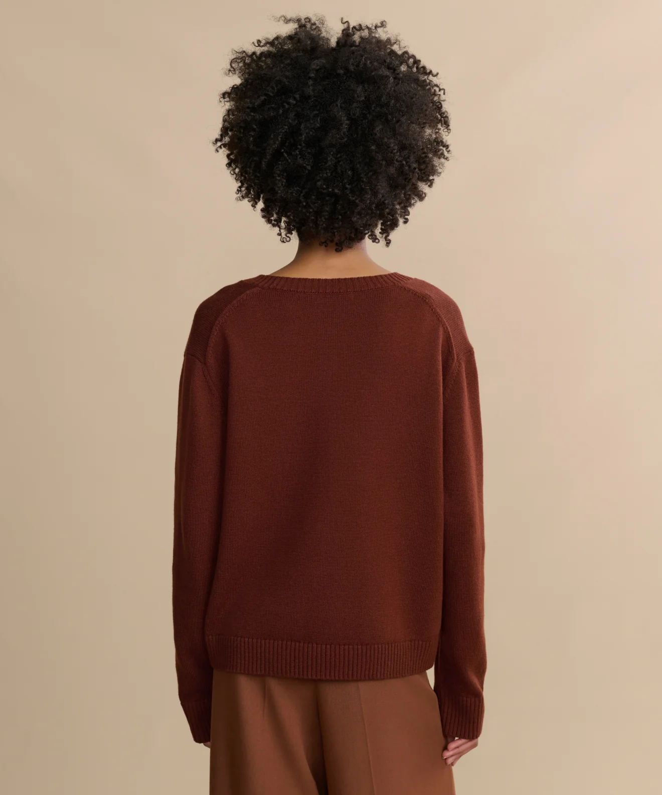 Simone V-Neck - Image 5