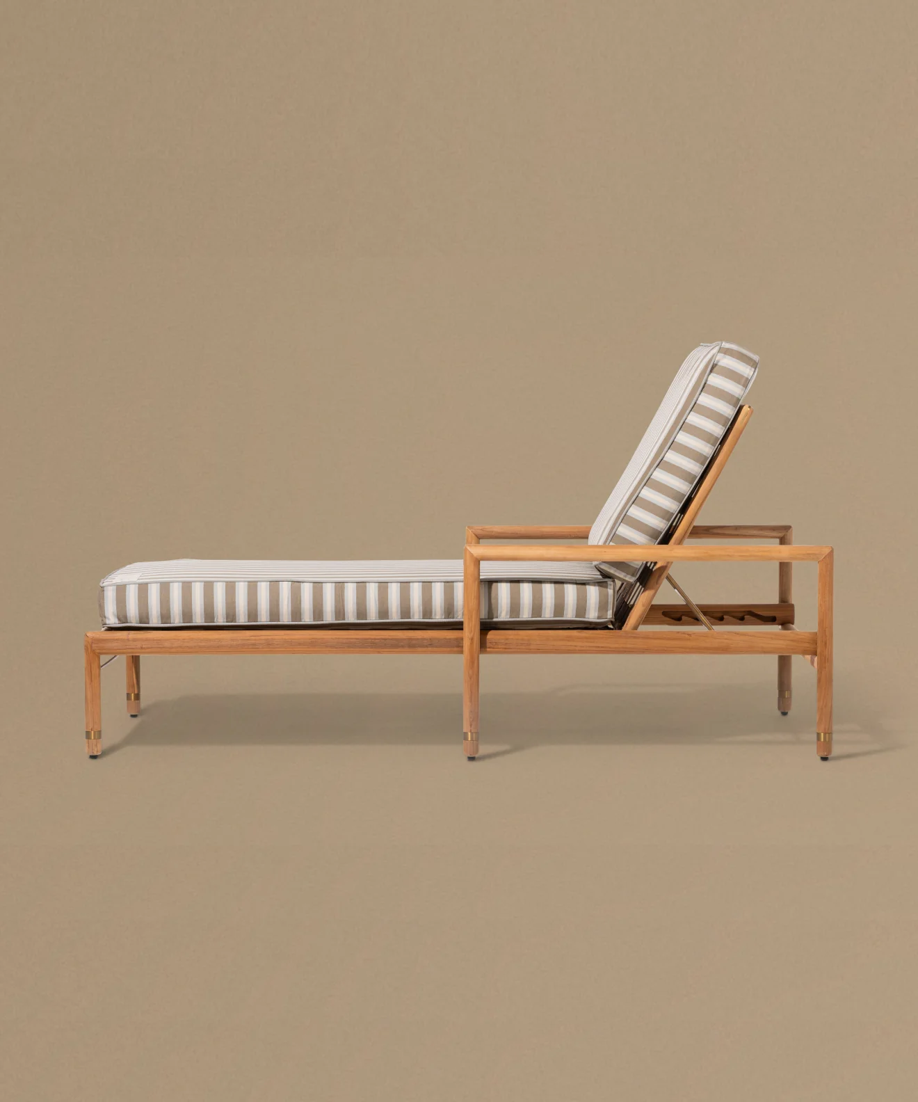 The WES Sun Lounger - Image 3